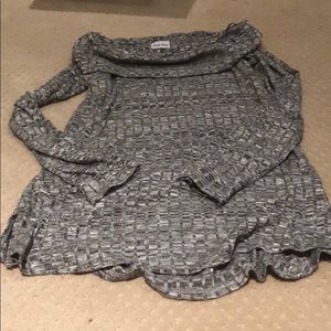 Off the shoulder long sleeve top